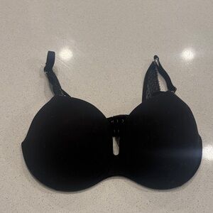 Black Victoria’s Secret bra
